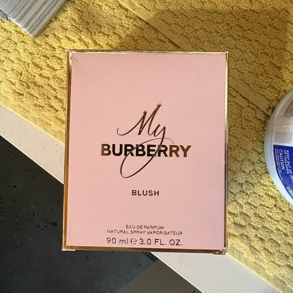 Burberry My Blush Eau de Parfum — Pale Pink & Gold Accents